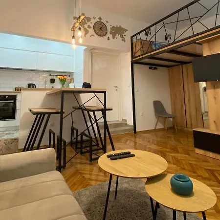 Sleepover Galleria ノヴィ・サド