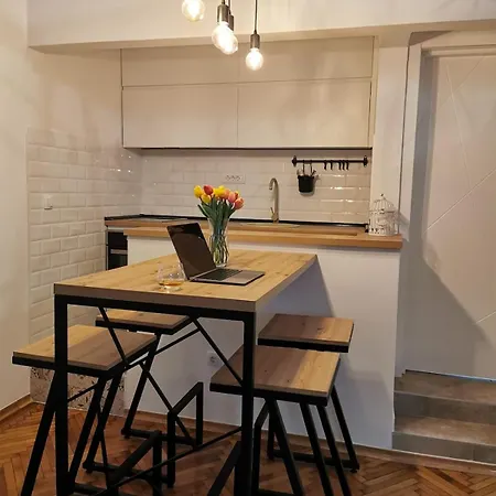 Sleepover Galleria アパート